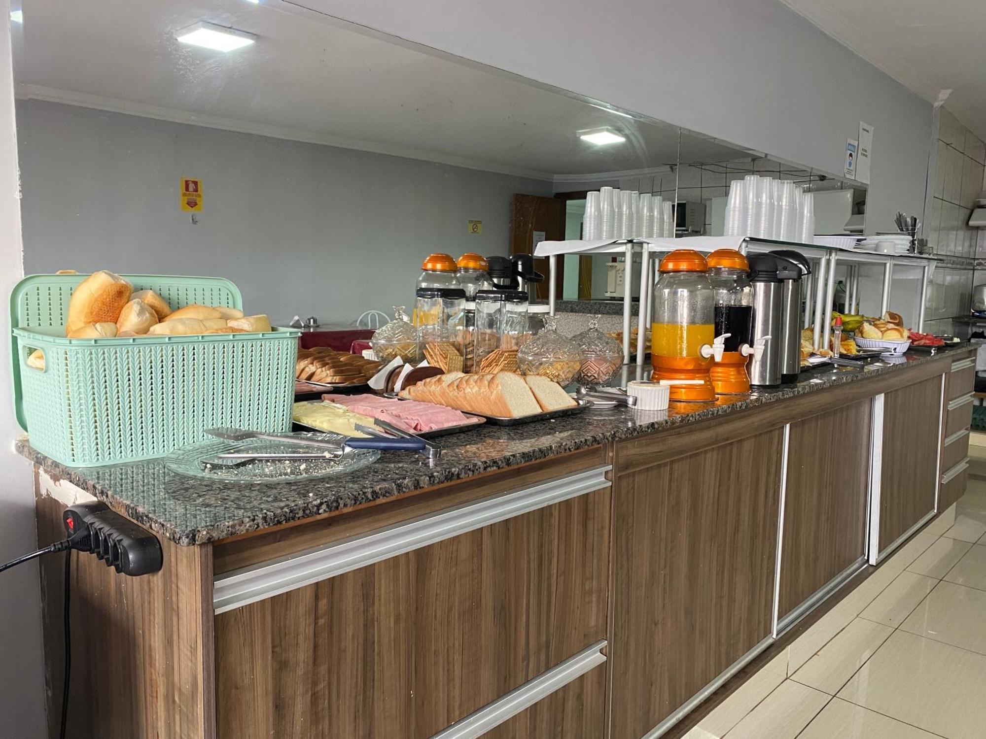 Nasser Hotel Aeroporto Núcleo Bandeirante 外观 照片